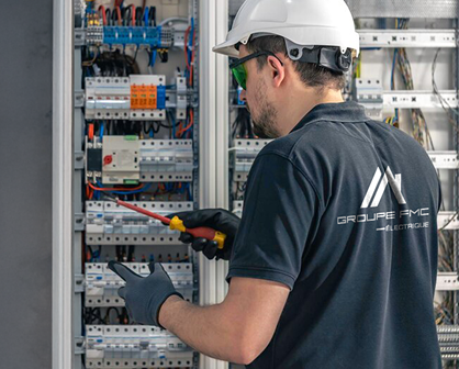 Remplacement de panneau et entrée électrique